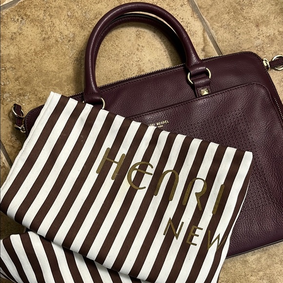 Henri Bendel influencer laptop bag. Iconic - Picture 13 of 13